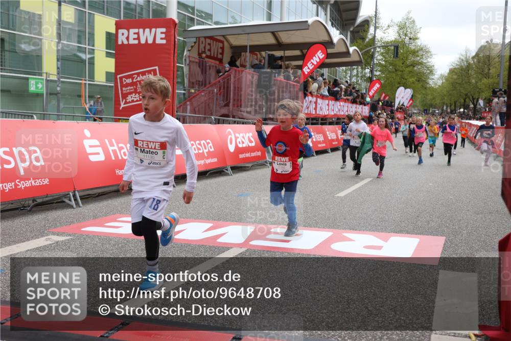 25.04.2026 - Das Zehntel Strokosch-Dieckow http://msf.ph/oto/9648708 25.04.2026 13:01:17 Ziel 10085, 10092, 10258, 10261, 10265, 10478, 10761, 10784, 11130, 11182, 11428, 11543, 11933, 11952, 12369, 12543, 12571, 12899 meine-sportfotos.de