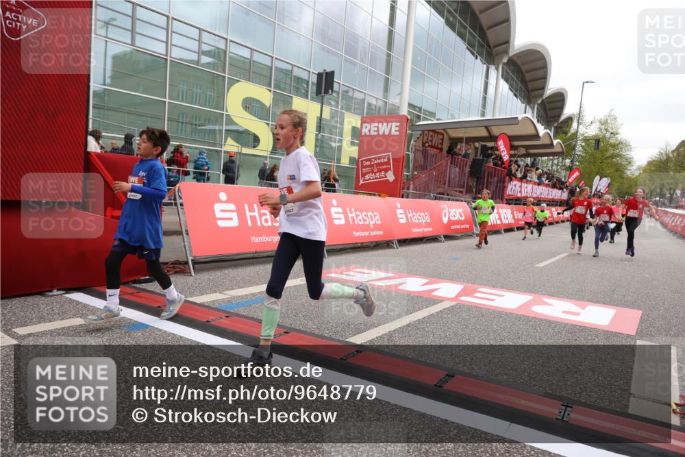 25.04.2026 - Das Zehntel Strokosch-Dieckow http://msf.ph/oto/9648779 25.04.2026 13:01:09 Ziel 10118, 10165, 10226, 10372, 10448, 10505, 10516, 10705, 11122, 11534, 11678, 11691, 11876, 11921, 12326, 12571, 12688 meine-sportfotos.de