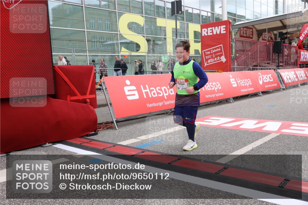 25.04.2026 - Das Zehntel Strokosch-Dieckow http://msf.ph/oto/9650112 25.04.2026 13:15:05 Ziel 10748 meine-sportfotos.de