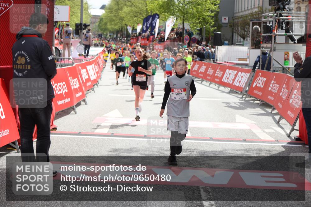 25.04.2026 - Das Zehntel Strokosch-Dieckow http://msf.ph/oto/9650480 25.04.2026 14:55:59 Ziel 15055, 15150, 15243, 15416, 15498, 15572, 15867, 16050, 16101, 16339, 16469, 16521, 16581, 16585, 16599, 16997, 17014, 17060, 17212, 17223, 17428, 17491, 18188 meine-sportfotos.de