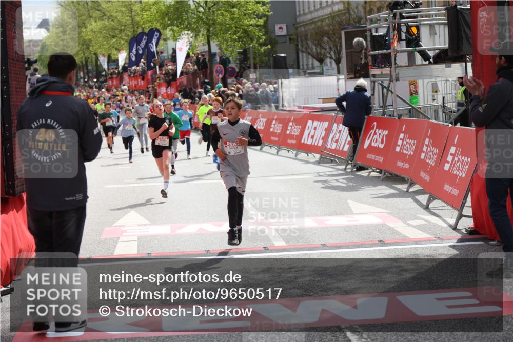 25.04.2026 - Das Zehntel Strokosch-Dieckow http://msf.ph/oto/9650517 25.04.2026 14:55:58 Ziel 15055, 15150, 15416, 15498, 15572, 15867, 16050, 16101, 16112, 16339, 16521, 16599, 16997, 17014, 17060, 17428, 17491, 18108, 18188 meine-sportfotos.de