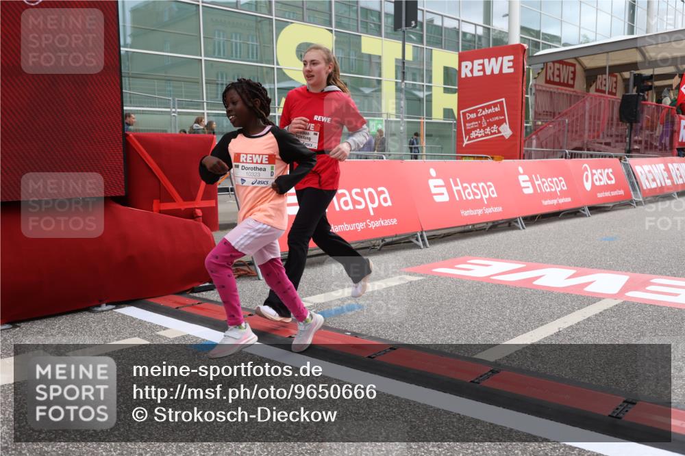 25.04.2026 - Das Zehntel Strokosch-Dieckow http://msf.ph/oto/9650666 25.04.2026 13:13:30 Ziel 10323, 11701 meine-sportfotos.de