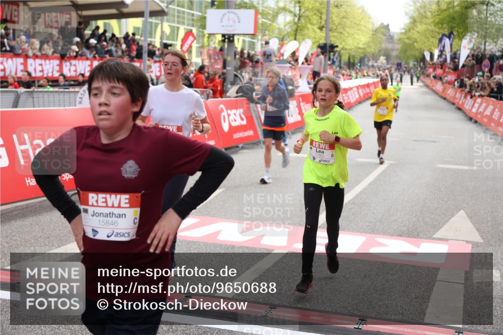 25.04.2026 - Das Zehntel Strokosch-Dieckow http://msf.ph/oto/9650688 25.04.2026 14:53:50 Ziel 15037, 15065, 15200, 15318, 15425, 15438, 15445, 15496, 15499, 15610, 15637, 15843, 15846, 15972, 16294, 16332, 16356, 16365, 16370, 16655, 16858, 16916, 17632, 17952, 17953, 18016 meine-sportfotos.de
