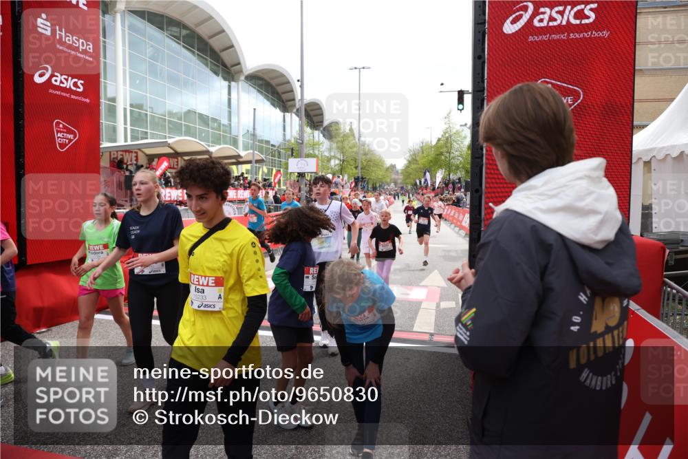 25.04.2026 - Das Zehntel Strokosch-Dieckow http://msf.ph/oto/9650830 25.04.2026 14:53:44 Ziel 15200, 15233, 15318, 15438, 15445, 15470, 15496, 15533, 15598, 15610, 15812, 15835, 15945, 16042, 16294, 16320, 16655, 16791, 16793, 16796, 16799, 16834, 16858, 16890, 16919, 17008, 17172, 18221 meine-sportfotos.de