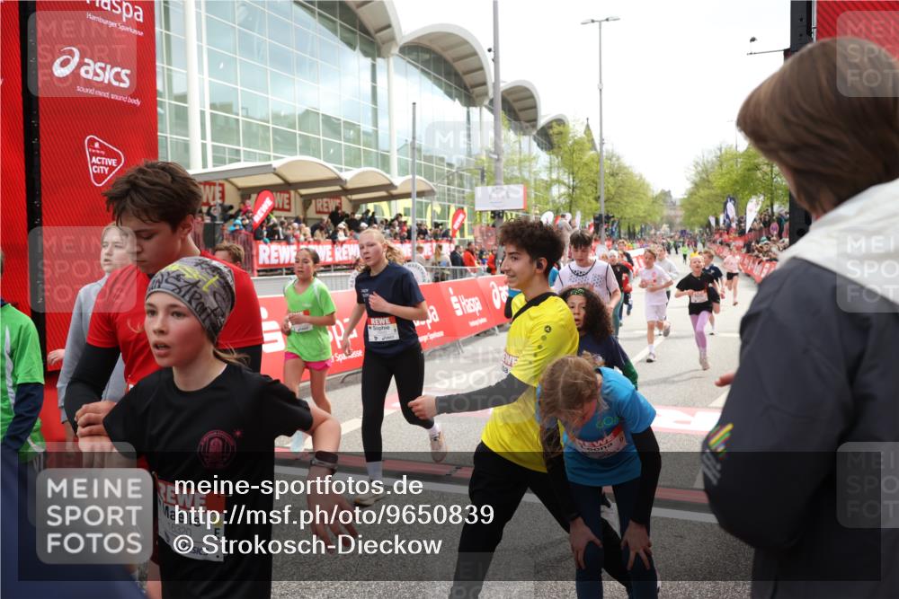 25.04.2026 - Das Zehntel Strokosch-Dieckow http://msf.ph/oto/9650839 25.04.2026 14:53:43 Ziel 15233, 15438, 15445, 15463, 15470, 15533, 15598, 15610, 15812, 15835, 15945, 16042, 16294, 16320, 16655, 16791, 16793, 16796, 16799, 16834, 16858, 16890, 16919, 16923, 17008, 17172, 17270, 18221 meine-sportfotos.de