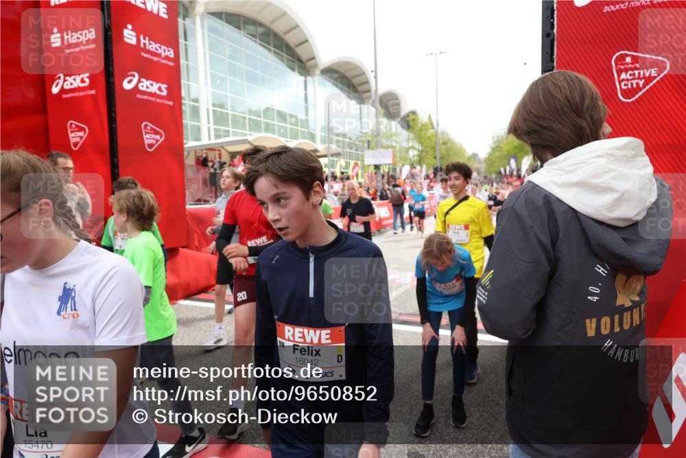 25.04.2026 - Das Zehntel Strokosch-Dieckow http://msf.ph/oto/9650852 25.04.2026 14:53:42 Ziel 15233, 15463, 15470, 15533, 15598, 15610, 15812, 15835, 15945, 16042, 16294, 16320, 16791, 16793, 16796, 16799, 16834, 16890, 16919, 16923, 16985, 17008, 17172, 17270, 18221 meine-sportfotos.de