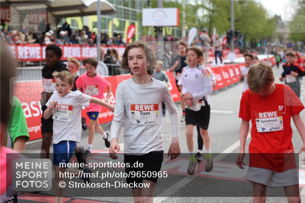 25.04.2026 - Das Zehntel Strokosch-Dieckow http://msf.ph/oto/9650965 25.04.2026 14:53:26 Ziel 15009, 15249, 15439, 15832, 16075, 16179, 16505, 16638, 16667, 16682, 16690, 16716, 16734, 16815, 16984, 16990, 17313, 17362, 17464, 17707, 17801, 17810, 17860, 17997, 18023, 18051, 18276 meine-sportfotos.de