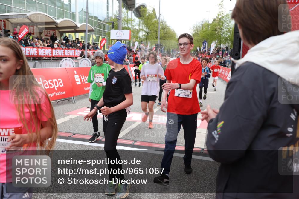 25.04.2026 - Das Zehntel Strokosch-Dieckow http://msf.ph/oto/9651067 25.04.2026 14:53:21 Ziel 15136, 15340, 15442, 15832, 16051, 16179, 16529, 16592, 16701, 16716, 16855, 16973, 16979, 16987, 16990, 17313, 17754, 17808, 17810, 17860, 17997, 18023, 18051, 18276, 18297, 18351 meine-sportfotos.de