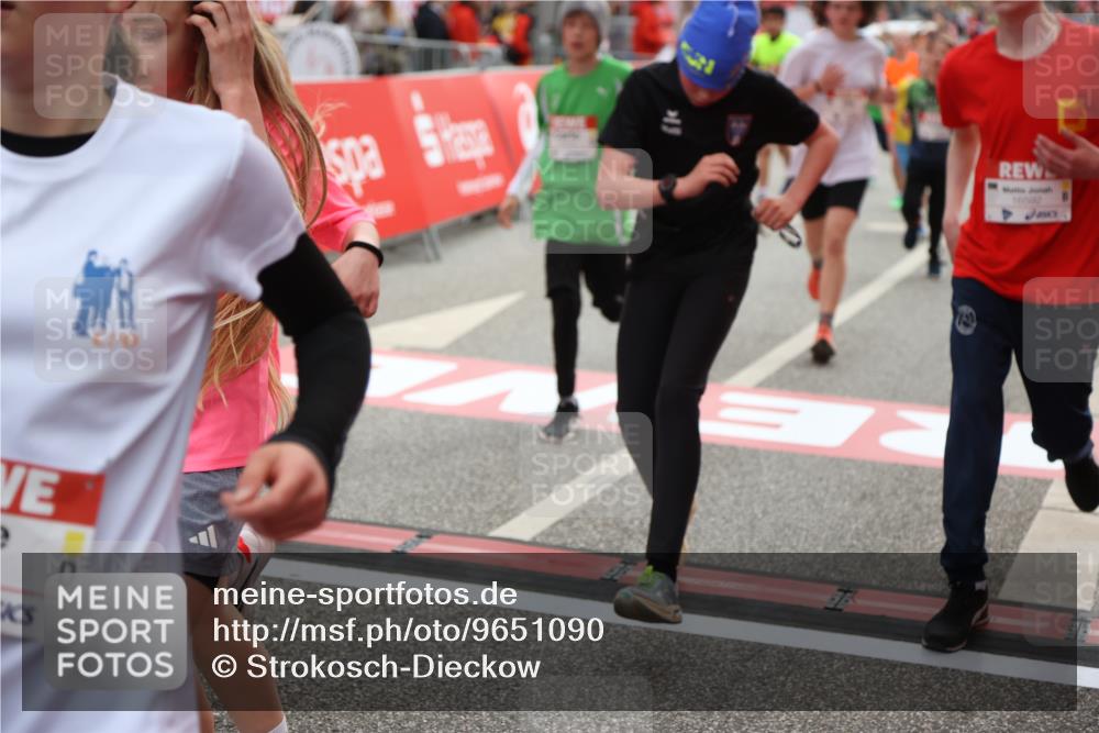 25.04.2026 - Das Zehntel Strokosch-Dieckow http://msf.ph/oto/9651090 25.04.2026 14:53:20 Ziel 15136, 15340, 15442, 15894, 16051, 16113, 16179, 16529, 16556, 16592, 16684, 16701, 16716, 16855, 16973, 16979, 16987, 17153, 17313, 17754, 17808, 17810, 17860, 17917, 17997, 18297, 18351 meine-sportfotos.de
