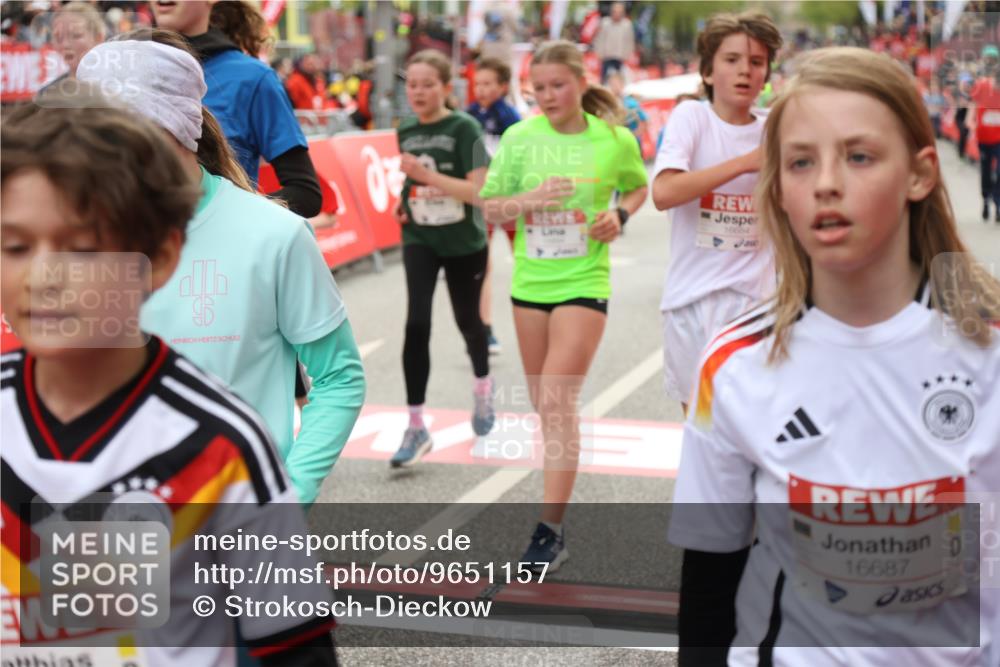25.04.2026 - Das Zehntel Strokosch-Dieckow http://msf.ph/oto/9651157 25.04.2026 14:53:14 Ziel 15136, 15173, 15894, 16113, 16128, 16146, 16238, 16529, 16553, 16556, 16681, 16684, 16687, 16701, 16855, 16891, 16957, 17153, 17157, 17375, 17437, 17500, 17643, 17808, 17917, 17927, 18117, 18151, 18194, 18235 meine-sportfotos.de