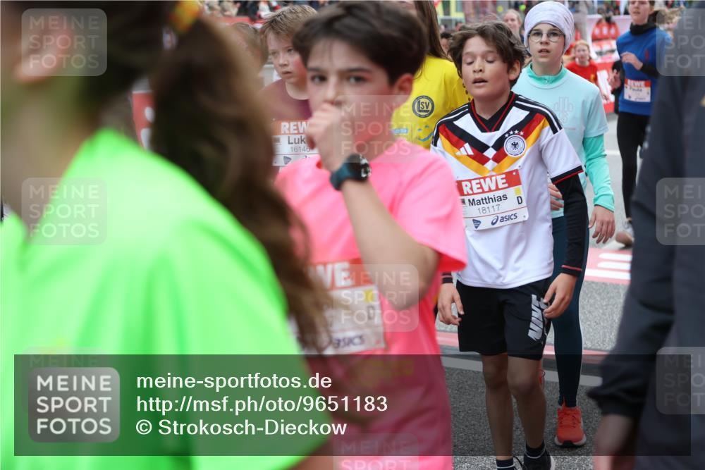 25.04.2026 - Das Zehntel Strokosch-Dieckow http://msf.ph/oto/9651183 25.04.2026 14:53:13 Ziel 15173, 15677, 15894, 16113, 16128, 16146, 16238, 16553, 16556, 16681, 16684, 16687, 16889, 16891, 16957, 17153, 17157, 17375, 17437, 17500, 17643, 17917, 17927, 18117, 18151, 18194, 18235 meine-sportfotos.de
