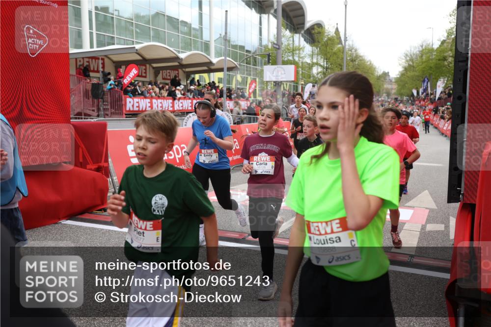 25.04.2026 - Das Zehntel Strokosch-Dieckow http://msf.ph/oto/9651243 25.04.2026 14:53:09 Ziel 15420, 15641, 15677, 16128, 16146, 16238, 16510, 16584, 16851, 16889, 16891, 16957, 17064, 17414, 17437, 17500, 17643, 17678, 17813, 17881, 17927, 18031, 18117, 18151, 18194, 18235 meine-sportfotos.de