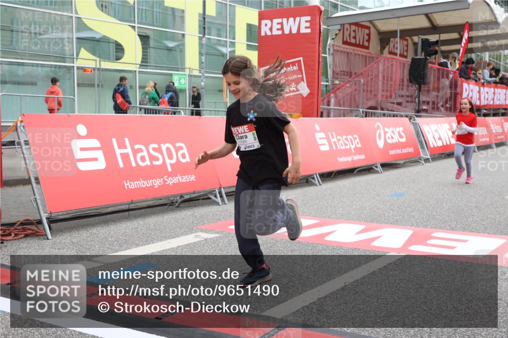 25.04.2026 - Das Zehntel Strokosch-Dieckow http://msf.ph/oto/9651490 25.04.2026 13:10:43 Ziel 10923, 10935, 10936, 11686, 11687, 12610 meine-sportfotos.de