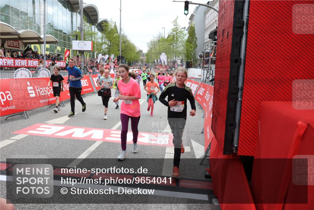25.04.2026 - Das Zehntel Strokosch-Dieckow http://msf.ph/oto/9654041 25.04.2026 15:00:24 Ziel 15710, 15859, 15860, 15906, 16085, 16106, 16200, 16293, 16611, 16970, 17143, 17385, 17518, 17559, 18080 meine-sportfotos.de