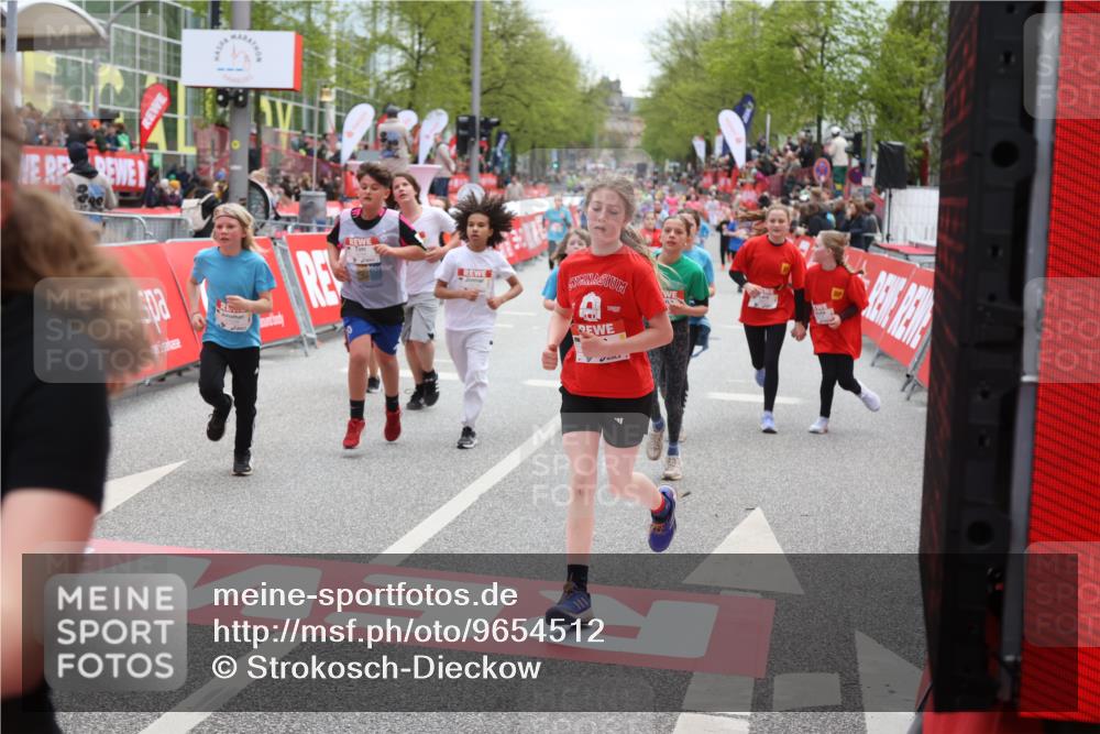 25.04.2026 - Das Zehntel Strokosch-Dieckow http://msf.ph/oto/9654512 25.04.2026 15:00:13 Ziel 15094, 15376, 15382, 15594, 15608, 16126, 16183, 16191, 16333, 16448, 16578, 16641, 16724, 16727, 16764, 16767, 16992, 17528, 17542, 17544, 17563, 17749, 17752, 17792, 17984 meine-sportfotos.de