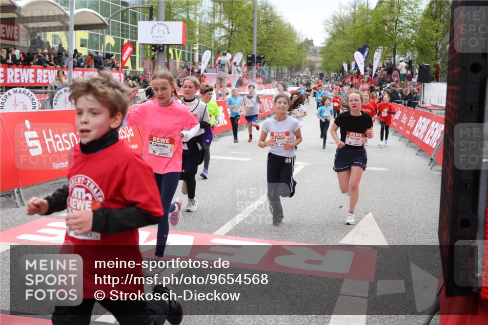 25.04.2026 - Das Zehntel Strokosch-Dieckow http://msf.ph/oto/9654568 25.04.2026 15:00:11 Ziel 15094, 15376, 15462, 15594, 15608, 15939, 16126, 16333, 16448, 16641, 16672, 16767, 16992, 17351, 17563, 17749, 17752, 17792, 17928, 17984 meine-sportfotos.de