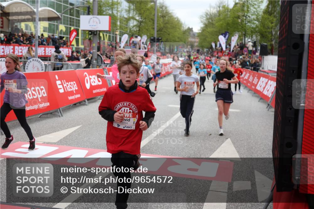 25.04.2026 - Das Zehntel Strokosch-Dieckow http://msf.ph/oto/9654572 25.04.2026 15:00:10 Ziel 15094, 15376, 15462, 15584, 15594, 15608, 15766, 15939, 16126, 16333, 16448, 16641, 16672, 16767, 16992, 17351, 17563, 17749, 17752, 17792, 17928, 17936 meine-sportfotos.de
