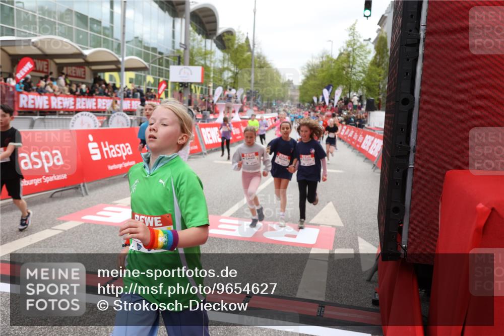 25.04.2026 - Das Zehntel Strokosch-Dieckow http://msf.ph/oto/9654627 25.04.2026 15:00:09 Ziel 15094, 15376, 15462, 15584, 15594, 15608, 15766, 15939, 16126, 16333, 16423, 16448, 16641, 16672, 16767, 16992, 17351, 17563, 17792, 17928, 17936 meine-sportfotos.de
