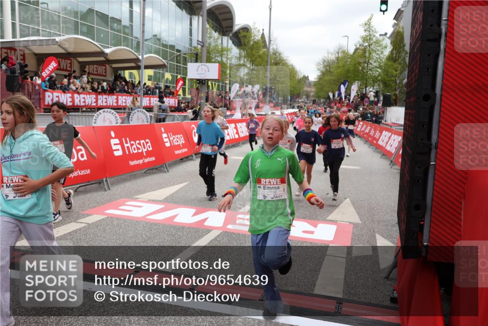 25.04.2026 - Das Zehntel Strokosch-Dieckow http://msf.ph/oto/9654639 25.04.2026 15:00:08 Ziel 15094, 15462, 15584, 15594, 15608, 15766, 15939, 16126, 16333, 16423, 16448, 16452, 16605, 16641, 16672, 16785, 16787, 17351, 17505, 17563, 17792, 17928, 17936 meine-sportfotos.de