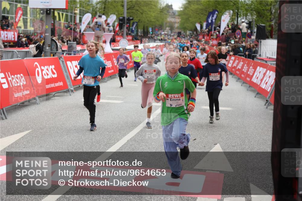 25.04.2026 - Das Zehntel Strokosch-Dieckow http://msf.ph/oto/9654653 25.04.2026 15:00:07 Ziel 15462, 15584, 15594, 15608, 15766, 15939, 16076, 16333, 16423, 16448, 16452, 16605, 16641, 16672, 16785, 16787, 16854, 17351, 17505, 17563, 17792, 17928, 17936 meine-sportfotos.de