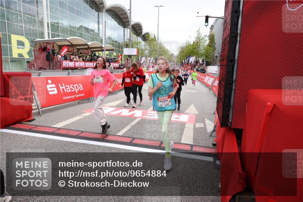 25.04.2026 - Das Zehntel Strokosch-Dieckow http://msf.ph/oto/9654884 25.04.2026 15:00:00 Ziel 15116, 15583, 16076, 16084, 16262, 16350, 16385, 16452, 16605, 16785, 16787, 16854, 16903, 16905, 16930, 17411, 17432, 17433, 17465, 17472, 17505, 17545, 17675, 17701, 18043 meine-sportfotos.de