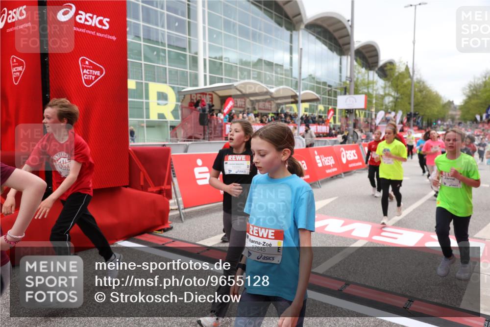 25.04.2026 - Das Zehntel Strokosch-Dieckow http://msf.ph/oto/9655128 25.04.2026 14:59:58 Ziel 15116, 15537, 15583, 16084, 16171, 16172, 16262, 16263, 16350, 16385, 16903, 16905, 16930, 17129, 17411, 17432, 17433, 17465, 17472, 17545, 17675, 17701, 18043, 18059 meine-sportfotos.de