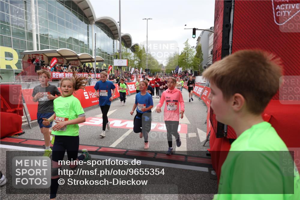 25.04.2026 - Das Zehntel Strokosch-Dieckow http://msf.ph/oto/9655354 25.04.2026 14:59:53 Ziel 15111, 15312, 15324, 15429, 15488, 15491, 15494, 15537, 16171, 16172, 16177, 16181, 16262, 16263, 16569, 16582, 16621, 16903, 16905, 16965, 17129, 17319, 17432, 17433, 17465, 17999, 18043, 18059 meine-sportfotos.de