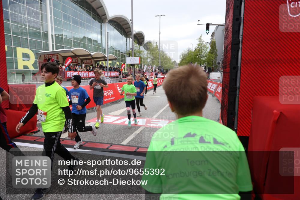 25.04.2026 - Das Zehntel Strokosch-Dieckow http://msf.ph/oto/9655392 25.04.2026 14:59:52 Ziel 15111, 15312, 15324, 15429, 15488, 15491, 15494, 15537, 16171, 16172, 16177, 16181, 16262, 16263, 16569, 16582, 16621, 16965, 17129, 17319, 17999, 18043, 18059 meine-sportfotos.de