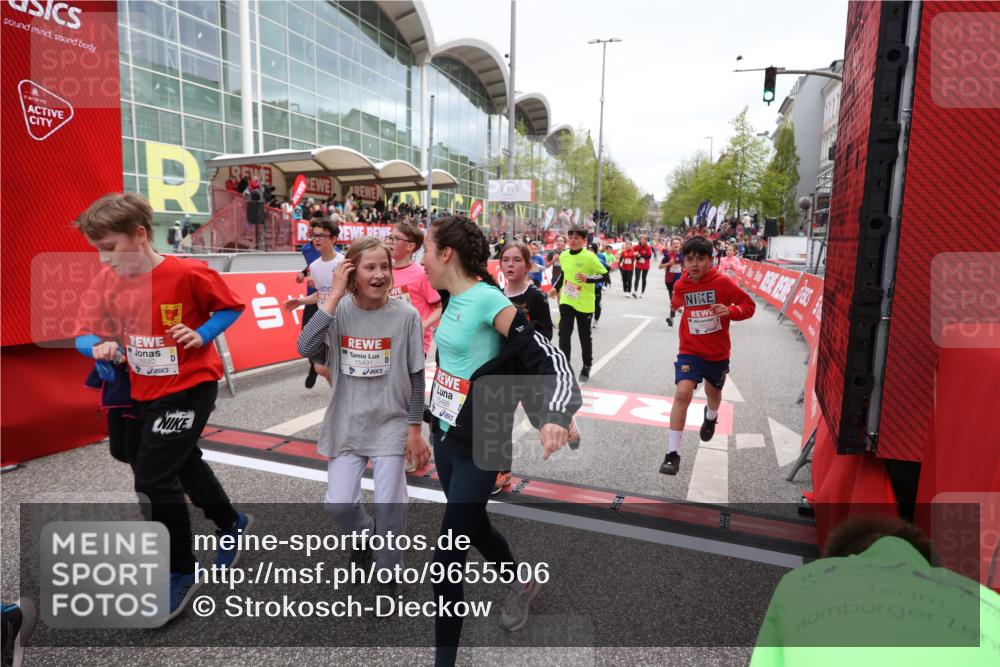 25.04.2026 - Das Zehntel Strokosch-Dieckow http://msf.ph/oto/9655506 25.04.2026 14:59:50 Ziel 15053, 15100, 15111, 15115, 15312, 15324, 15429, 15488, 15491, 15494, 16171, 16172, 16177, 16181, 16263, 16478, 16569, 16582, 16621, 16965, 17319, 17494, 17999, 18059 meine-sportfotos.de