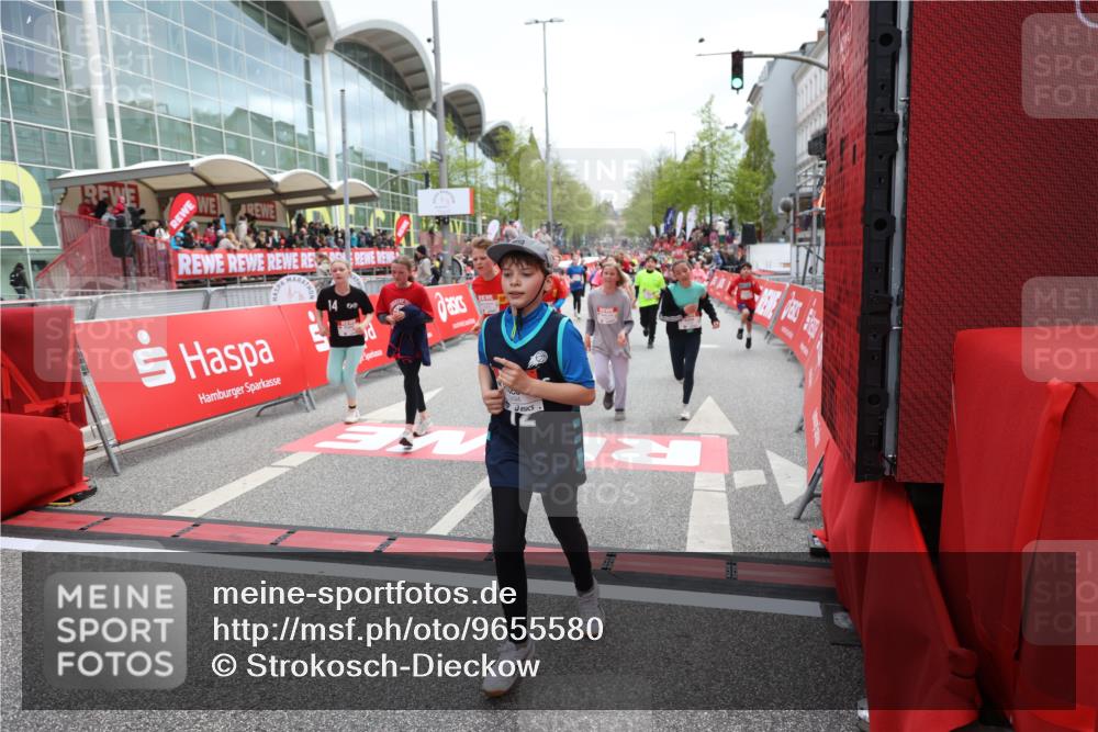 25.04.2026 - Das Zehntel Strokosch-Dieckow http://msf.ph/oto/9655580 25.04.2026 14:59:48 Ziel 15053, 15100, 15111, 15115, 15324, 15429, 15488, 15491, 15494, 16181, 16478, 16569, 16582, 16600, 16621, 16636, 16657, 16965, 17086, 17319, 17494, 17543, 17685, 18295 meine-sportfotos.de