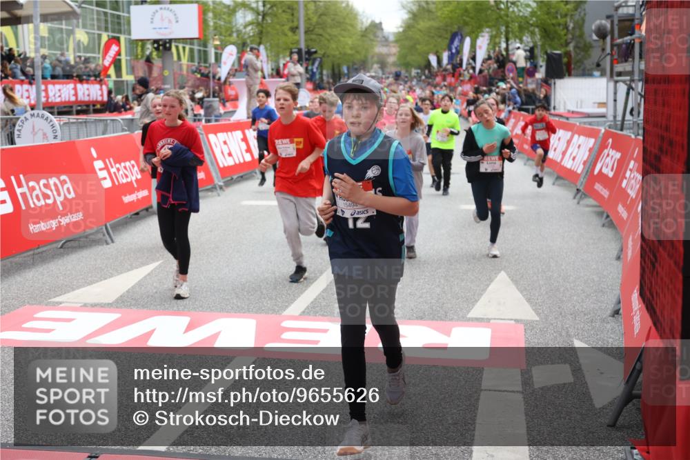 25.04.2026 - Das Zehntel Strokosch-Dieckow http://msf.ph/oto/9655626 25.04.2026 14:59:47 Ziel 15053, 15100, 15111, 15115, 15429, 15488, 15491, 15494, 16099, 16181, 16256, 16326, 16478, 16569, 16582, 16600, 16636, 16657, 16838, 16965, 17086, 17319, 17494, 17543, 17685, 18295 meine-sportfotos.de