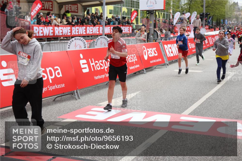 25.04.2026 - Das Zehntel Strokosch-Dieckow http://msf.ph/oto/9656193 25.04.2026 14:59:33 Ziel 15042, 15217, 15356, 15361, 15662, 15890, 15931, 17564, 17635, 17653, 17667, 17684, 17738, 17845 meine-sportfotos.de