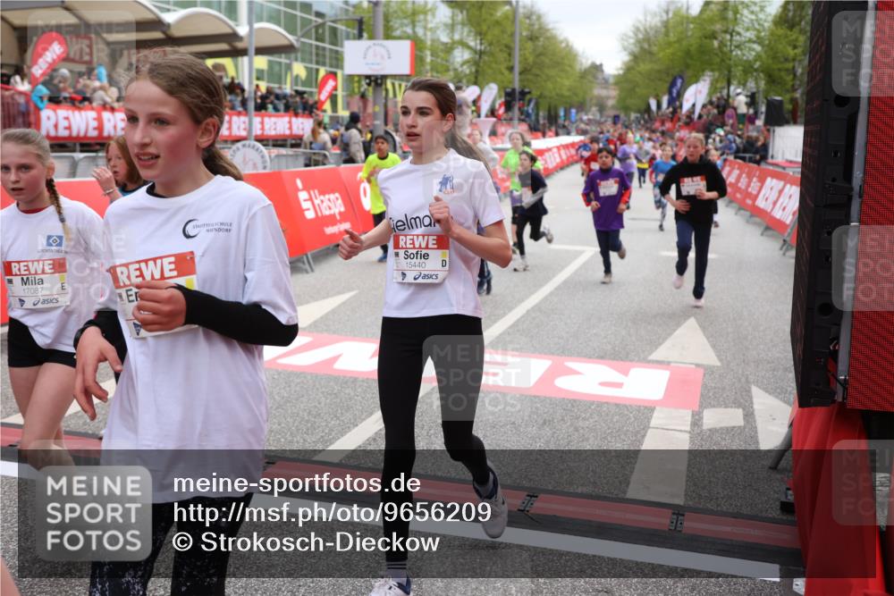 25.04.2026 - Das Zehntel Strokosch-Dieckow http://msf.ph/oto/9656209 25.04.2026 14:59:27 Ziel 15038, 15185, 15355, 15361, 15440, 15490, 15890, 15931, 16677, 16694, 16807, 16817, 16868, 17087, 17135, 17159, 17217, 17302, 17307, 17635, 17653, 17667, 17729, 17738, 18068, 18096, 18283, 18326 meine-sportfotos.de