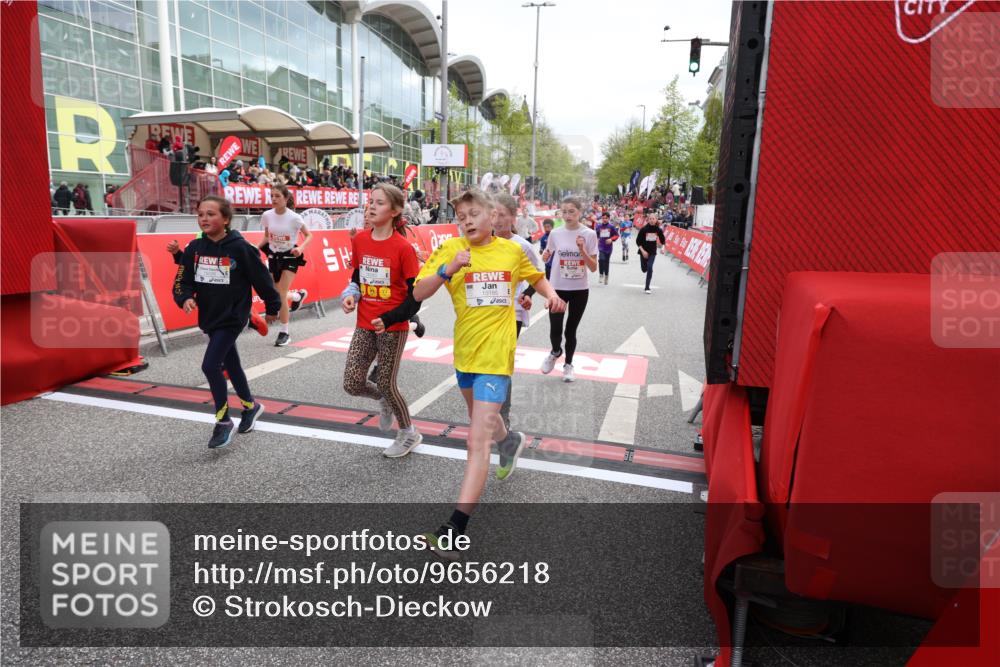 25.04.2026 - Das Zehntel Strokosch-Dieckow http://msf.ph/oto/9656218 25.04.2026 14:59:26 Ziel 15038, 15185, 15355, 15361, 15440, 15490, 15516, 15931, 16677, 16694, 16807, 16817, 16868, 16875, 17050, 17051, 17087, 17090, 17135, 17159, 17217, 17302, 17307, 17653, 17729, 17868, 18068, 18096, 18283, 18326 meine-sportfotos.de