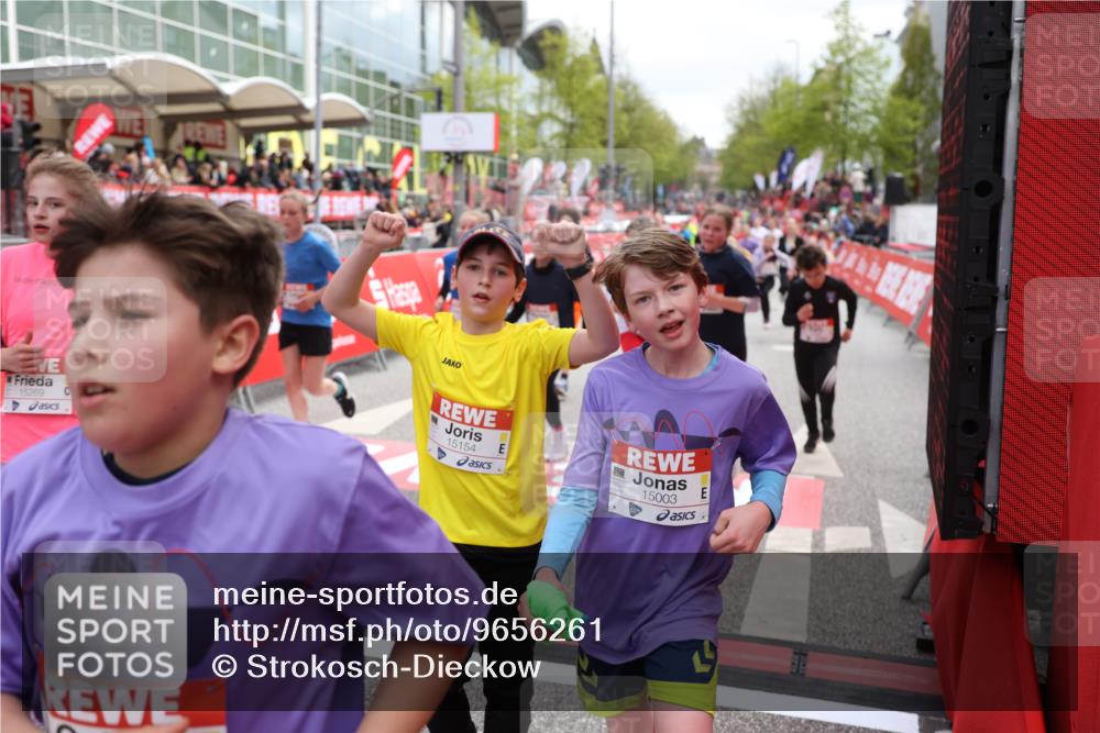 25.04.2026 - Das Zehntel Strokosch-Dieckow http://msf.ph/oto/9656261 25.04.2026 14:59:20 Ziel 15003, 15026, 15154, 15269, 15355, 15490, 15516, 15673, 16180, 16547, 16604, 16850, 16868, 16875, 16895, 16962, 17050, 17051, 17054, 17090, 17159, 17536, 17755, 17868, 18068, 18096 meine-sportfotos.de