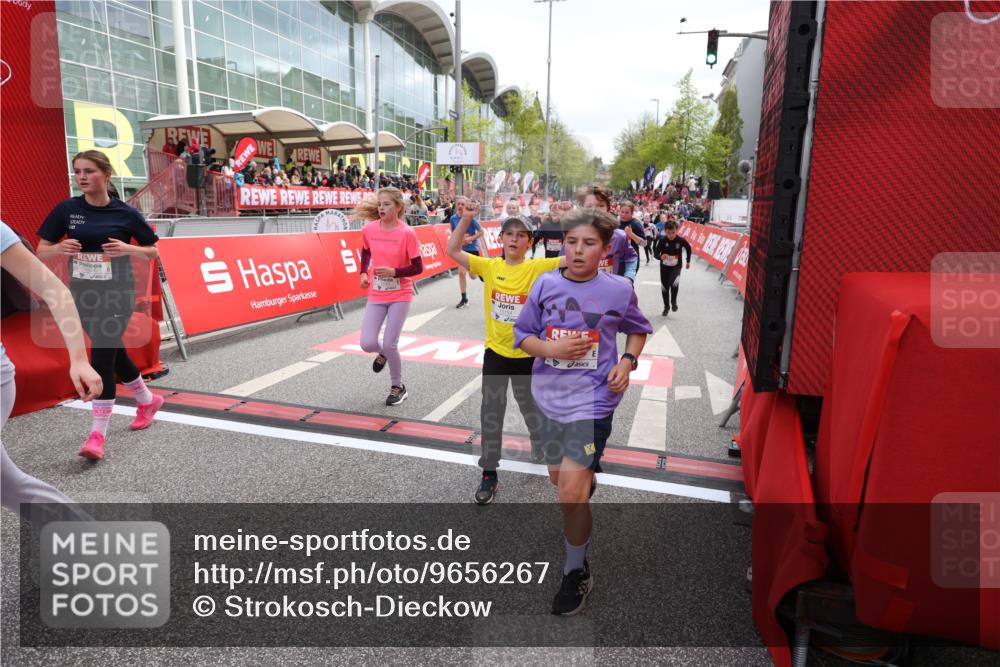 25.04.2026 - Das Zehntel Strokosch-Dieckow http://msf.ph/oto/9656267 25.04.2026 14:59:19 Ziel 15003, 15026, 15154, 15269, 15355, 15516, 15673, 16180, 16547, 16604, 16850, 16875, 16895, 16962, 17050, 17051, 17054, 17090, 17536, 17755, 17868 meine-sportfotos.de