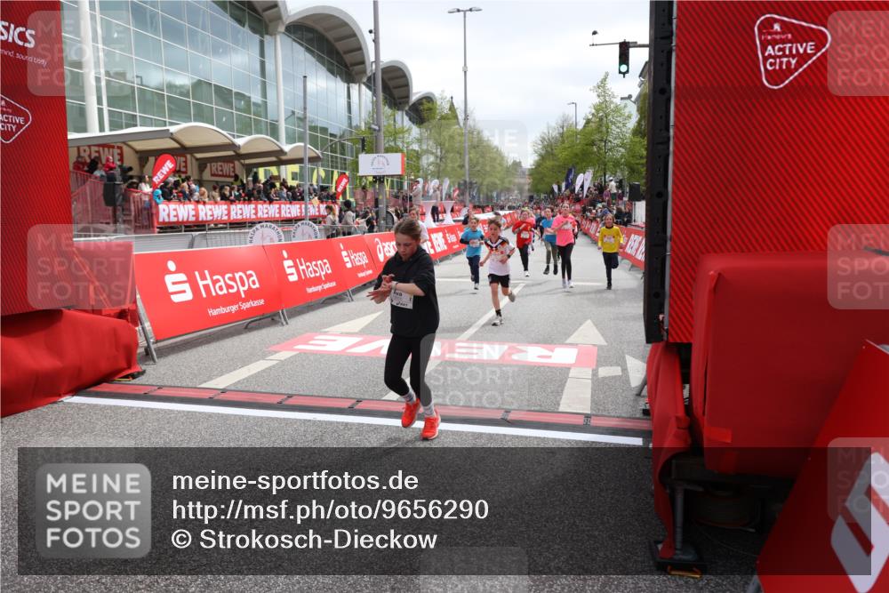 25.04.2026 - Das Zehntel Strokosch-Dieckow http://msf.ph/oto/9656290 25.04.2026 14:59:13 Ziel 15262, 15474, 15658, 15671, 15673, 16180, 16547, 16604, 16606, 16666, 16723, 16850, 16962, 17423, 17536, 17611, 17755, 17764, 17765 meine-sportfotos.de