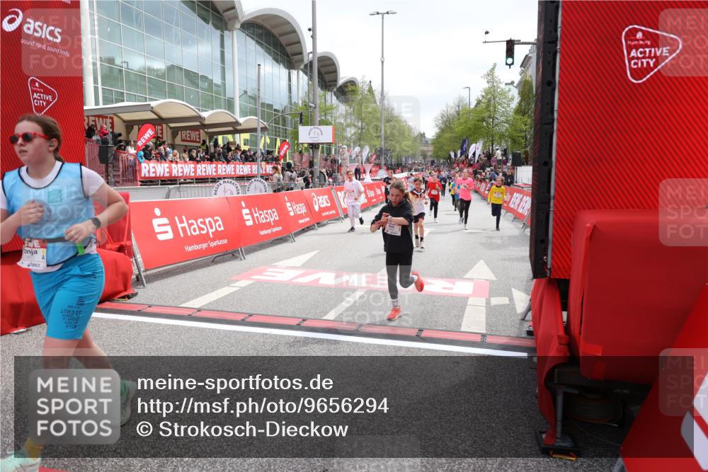 25.04.2026 - Das Zehntel Strokosch-Dieckow http://msf.ph/oto/9656294 25.04.2026 14:59:12 Ziel 15262, 15474, 15658, 15671, 16180, 16606, 16666, 16723, 16850, 16962, 17423, 17611, 17764, 17765 meine-sportfotos.de