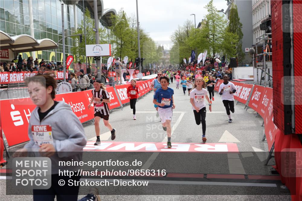 25.04.2026 - Das Zehntel Strokosch-Dieckow http://msf.ph/oto/9656316 25.04.2026 14:59:09 Ziel 15262, 15474, 15671, 15883, 16299, 16606, 16639, 16666, 16723, 17314, 17423, 17611, 17617, 17764, 17765 meine-sportfotos.de
