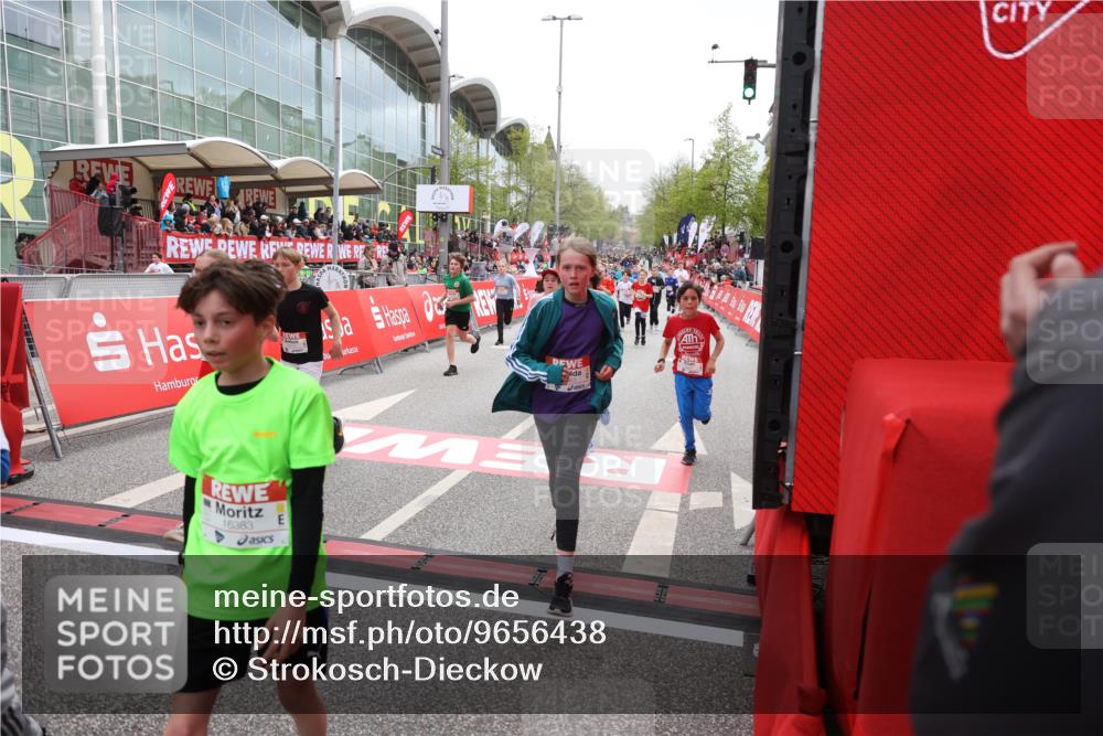 25.04.2026 - Das Zehntel Strokosch-Dieckow http://msf.ph/oto/9656438 25.04.2026 14:57:23 Ziel 15022, 15097, 15368, 15680, 15709, 15963, 16156, 16221, 16319, 16383, 16485, 16520, 16546, 16692, 16782, 16811, 16821, 17031, 17268, 17349, 17377, 17495, 17497, 17526, 17740, 17821, 17991, 18138, 18294 meine-sportfotos.de