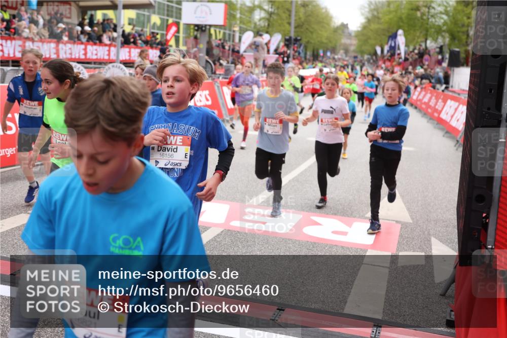 25.04.2026 - Das Zehntel Strokosch-Dieckow http://msf.ph/oto/9656460 25.04.2026 14:57:19 Ziel 15022, 15028, 15212, 15261, 15368, 15403, 15680, 15709, 15901, 15915, 15970, 16119, 16156, 16163, 16335, 16485, 16692, 16782, 16821, 17031, 17243, 17255, 17268, 17495, 17497, 17526, 17740, 17821, 17849, 17977, 18138 meine-sportfotos.de