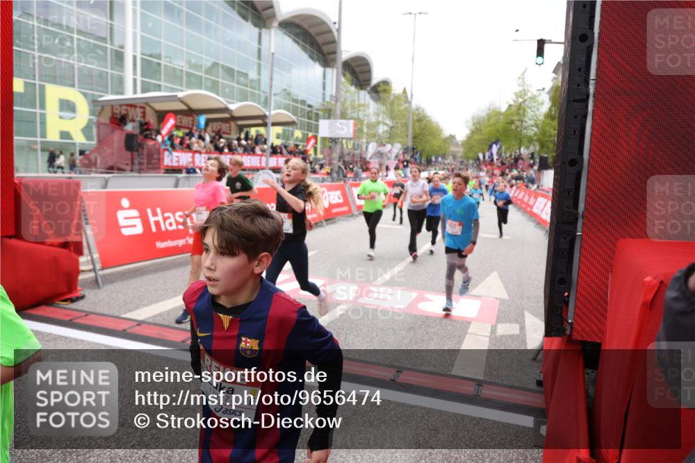 25.04.2026 - Das Zehntel Strokosch-Dieckow http://msf.ph/oto/9656474 25.04.2026 14:57:17 Ziel 15028, 15029, 15212, 15261, 15368, 15403, 15709, 15901, 15915, 15970, 16119, 16141, 16156, 16163, 16300, 16335, 16384, 16476, 16485, 16692, 16782, 16821, 16921, 17031, 17184, 17243, 17255, 17268, 17585, 17849, 17966, 17977 meine-sportfotos.de