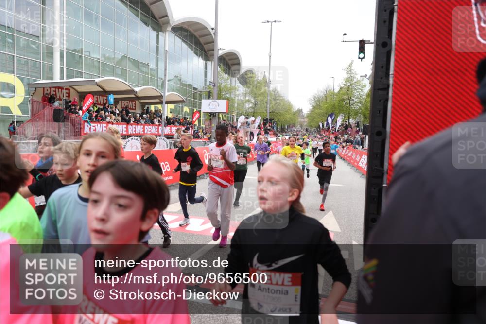 25.04.2026 - Das Zehntel Strokosch-Dieckow http://msf.ph/oto/9656500 25.04.2026 14:57:13 Ziel 15028, 15029, 15030, 15086, 15105, 15201, 15212, 15403, 15450, 15549, 15726, 15804, 15877, 15879, 15901, 15915, 15970, 16119, 16141, 16144, 16152, 16163, 16300, 16384, 16463, 16476, 16643, 16740, 16920, 16921, 17072, 17112, 17167, 17181, 17184, 17243, 17255, 17455, 17585, 17791, 17849, 17966, 17969, 17977 meine-sportfotos.de