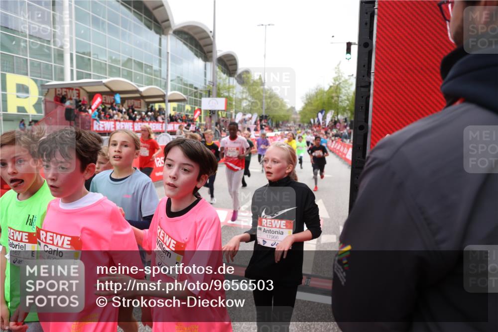 25.04.2026 - Das Zehntel Strokosch-Dieckow http://msf.ph/oto/9656503 25.04.2026 14:57:12 Ziel 15029, 15030, 15086, 15105, 15201, 15212, 15450, 15549, 15726, 15804, 15877, 15879, 15901, 15915, 15970, 16119, 16141, 16144, 16152, 16163, 16300, 16384, 16463, 16476, 16643, 16740, 16908, 16920, 16921, 17072, 17112, 17167, 17181, 17184, 17255, 17455, 17585, 17791, 17849, 17966, 17969 meine-sportfotos.de