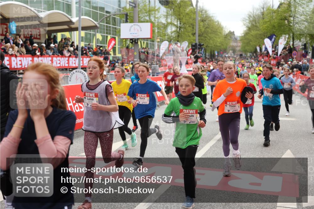 25.04.2026 - Das Zehntel Strokosch-Dieckow http://msf.ph/oto/9656537 25.04.2026 14:57:07 Ziel 15030, 15086, 15105, 15201, 15387, 15726, 15804, 15869, 15877, 15879, 16081, 16144, 16152, 16313, 16381, 16464, 16487, 16683, 16740, 16908, 17112, 17125, 17181, 17455, 17459, 17664, 17686, 17791, 17795, 17969, 17976, 18299 meine-sportfotos.de