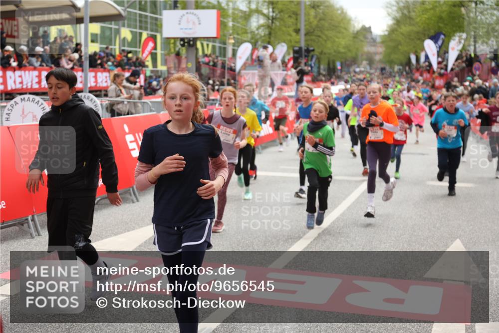 25.04.2026 - Das Zehntel Strokosch-Dieckow http://msf.ph/oto/9656545 25.04.2026 14:57:06 Ziel 15030, 15201, 15387, 15726, 15804, 15869, 15877, 15879, 16081, 16152, 16296, 16313, 16381, 16464, 16487, 16683, 16740, 16908, 17112, 17125, 17181, 17459, 17664, 17686, 17791, 17795, 17969, 17976, 18299 meine-sportfotos.de