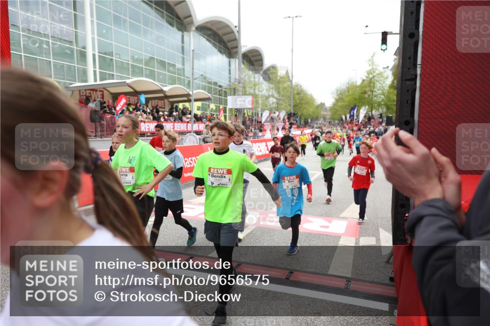 25.04.2026 - Das Zehntel Strokosch-Dieckow http://msf.ph/oto/9656575 25.04.2026 14:57:03 Ziel 15080, 15130, 15328, 15387, 15869, 15975, 16017, 16081, 16292, 16296, 16313, 16381, 16464, 16487, 16572, 16683, 17108, 17125, 17459, 17664, 17686, 17690, 17795, 17796, 17976, 18299 meine-sportfotos.de