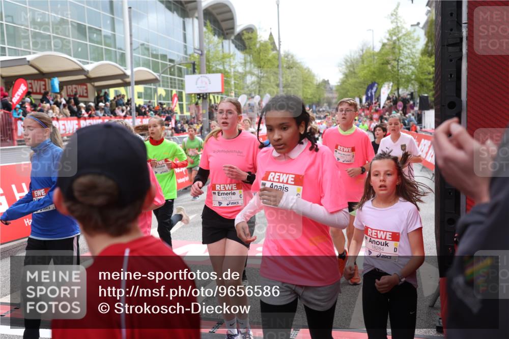 25.04.2026 - Das Zehntel Strokosch-Dieckow http://msf.ph/oto/9656586 25.04.2026 14:56:55 Ziel 15080, 15088, 15106, 15113, 15126, 15130, 15254, 15271, 15275, 15285, 15328, 15377, 15452, 15466, 15611, 15821, 15954, 15975, 16017, 16032, 16034, 16093, 16120, 16208, 16257, 16318, 16337, 16357, 16362, 16368, 16449, 16477, 16691, 16837, 16971, 16983, 16991, 17049, 17108, 17111, 17130, 17131, 17139, 17473, 17513, 17514, 17535, 17628, 17741, 17796, 17843, 17847, 17979, 18165, 18189, 18284 meine-sportfotos.de