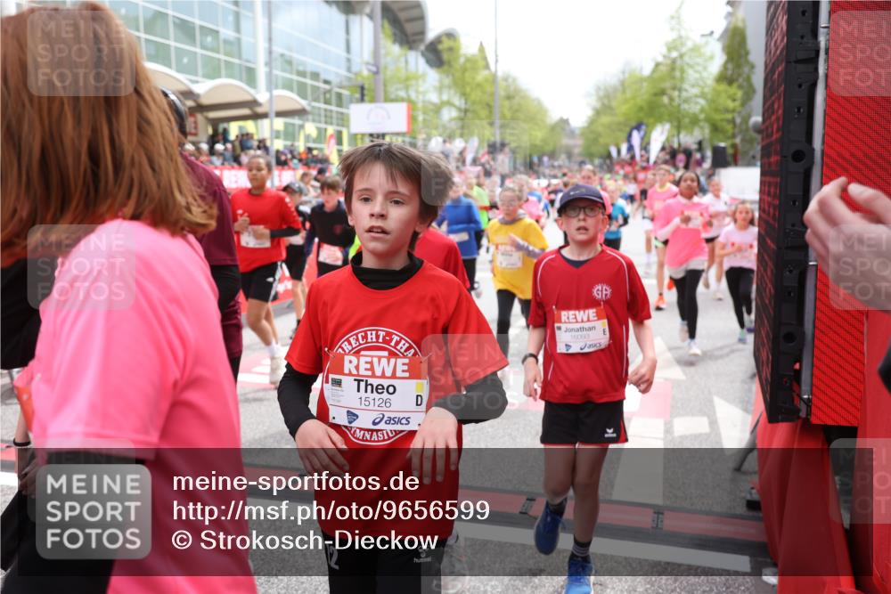 25.04.2026 - Das Zehntel Strokosch-Dieckow http://msf.ph/oto/9656599 25.04.2026 14:56:53 Ziel 15088, 15106, 15113, 15126, 15254, 15271, 15275, 15285, 15377, 15385, 15611, 15821, 16031, 16032, 16034, 16093, 16208, 16257, 16357, 16362, 16368, 16449, 16477, 16580, 16691, 16837, 16971, 16983, 16991, 17049, 17111, 17130, 17131, 17139, 17473, 17513, 17514, 17535, 17628, 17706, 17741, 17979, 18165, 18189, 18284 meine-sportfotos.de