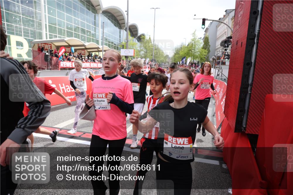 25.04.2026 - Das Zehntel Strokosch-Dieckow http://msf.ph/oto/9656611 25.04.2026 14:56:51 Ziel 15088, 15106, 15113, 15126, 15215, 15254, 15275, 15285, 15385, 15611, 15821, 16031, 16032, 16034, 16093, 16208, 16257, 16357, 16362, 16368, 16580, 16586, 16691, 16705, 16714, 16778, 17049, 17111, 17130, 17131, 17139, 17399, 17473, 17513, 17514, 17535, 17554, 17628, 17706, 17733, 17794, 17979 meine-sportfotos.de